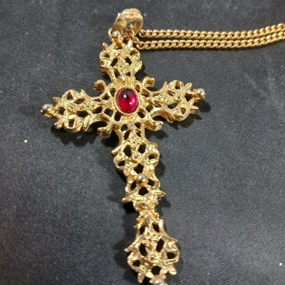 Vintage 70's Avon Cross Gold Tone Red Cabochon Pendant Necklace - Picture 11 of 11